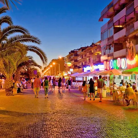 Perfect Location New *