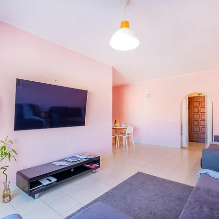 Perfect Location New *