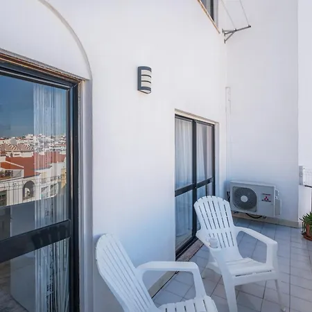 Perfect Location New 公寓